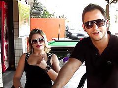 UhBabe presents: Rolou uma putaria com a loira no bar