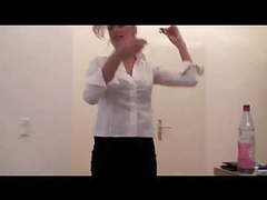 UhBabe presents: Geile lehrerin fickt student