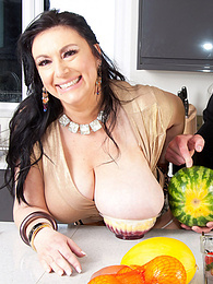 UhBabe presents: Sex in the kitchen